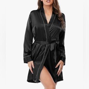 Black 2pc Robe (NWOT)